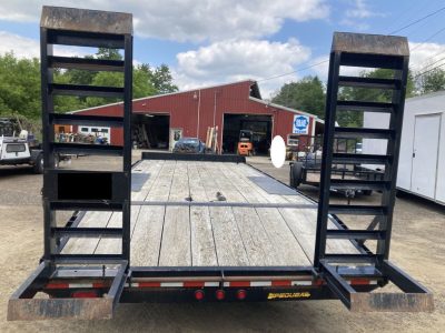 USED 2012 PEQUEA Trailer