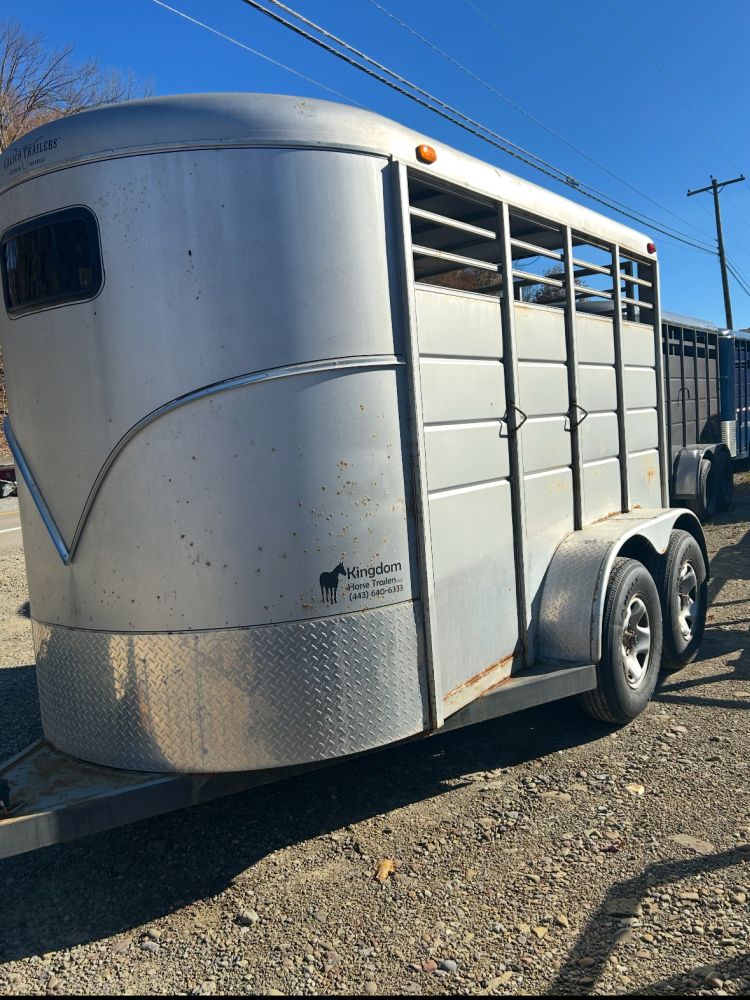 Used 2015 Calic 2 Horse Straight Load  (Lt Gray)  Trailer 7' Tall  Stock #: 2927  7K